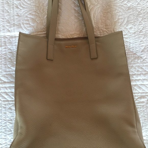 Miu Miu tote bag in mint condition - Picture 2 of 8